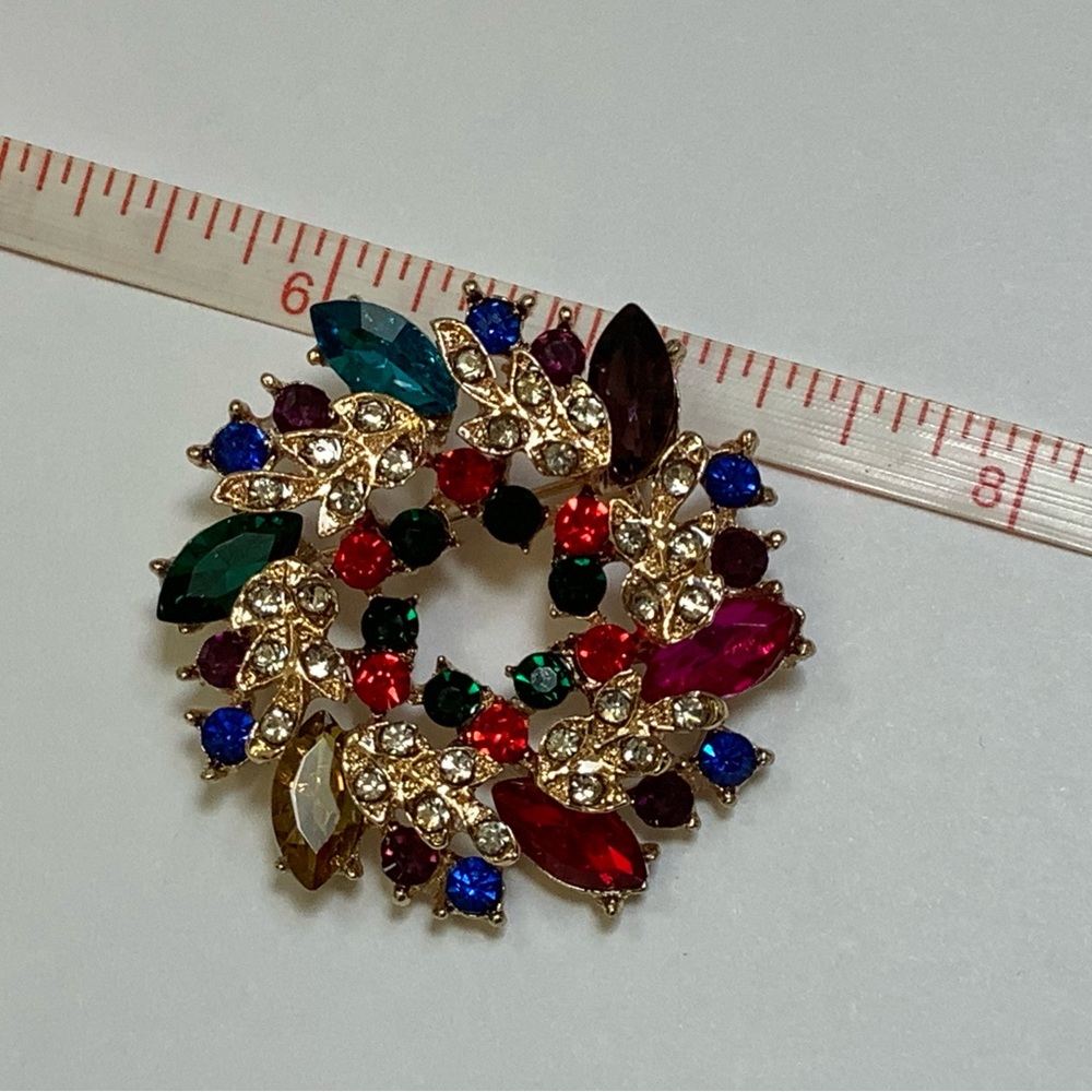 Multi Colored Wreath Brooch - Picture 6 of 6